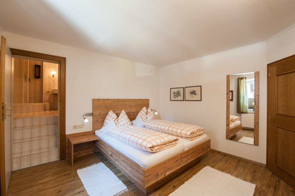 Appartements Al Castagno Ehrwald Exterior photo